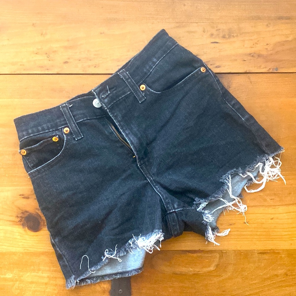 High Rise Levi’s denim shorts